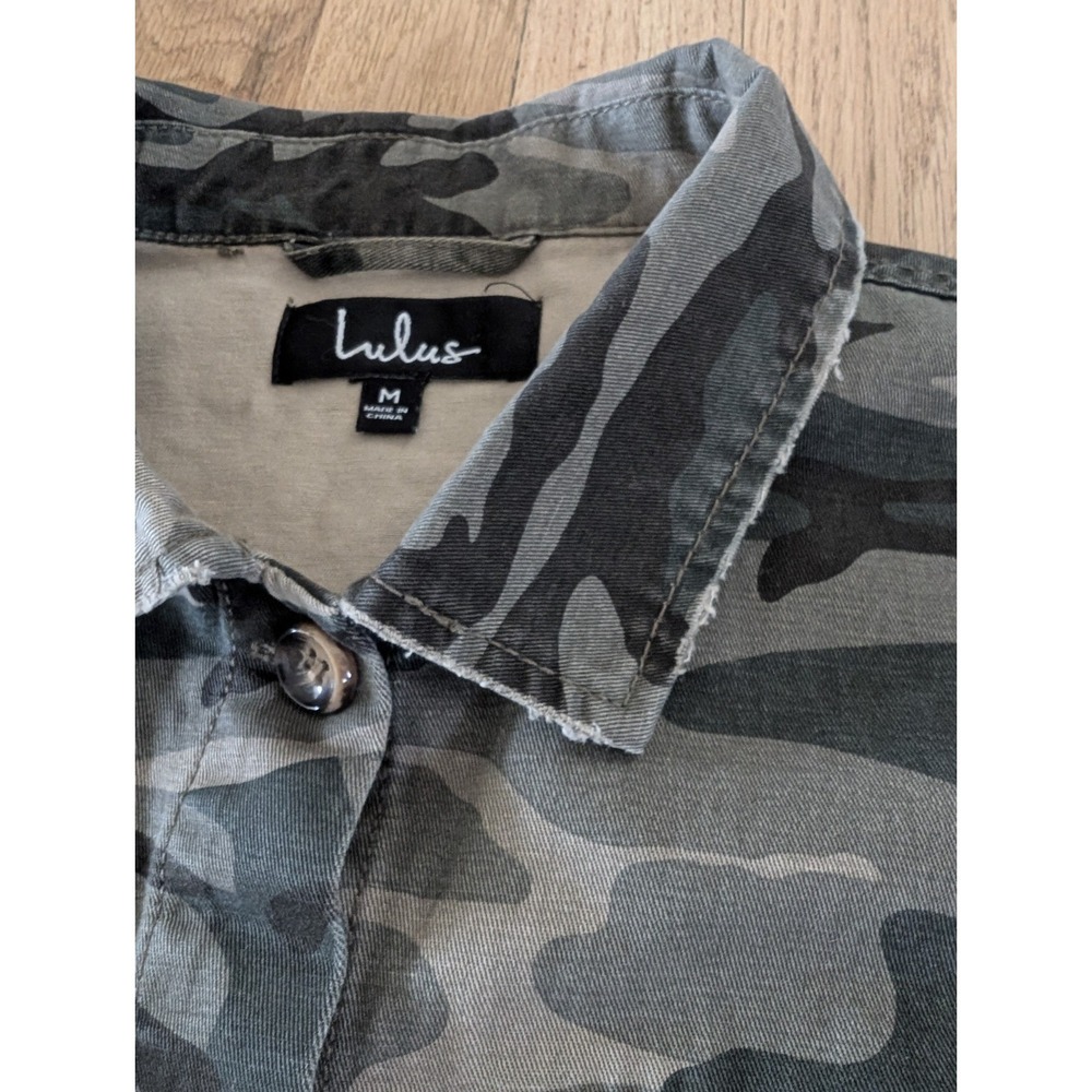 Lulus Camo Chore Jacket Shacket Lightweight Distressed Long Sleeve Womens Medium - Picture 11 of 16